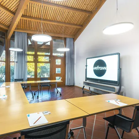 Hohenwart Forum Szálloda 3*