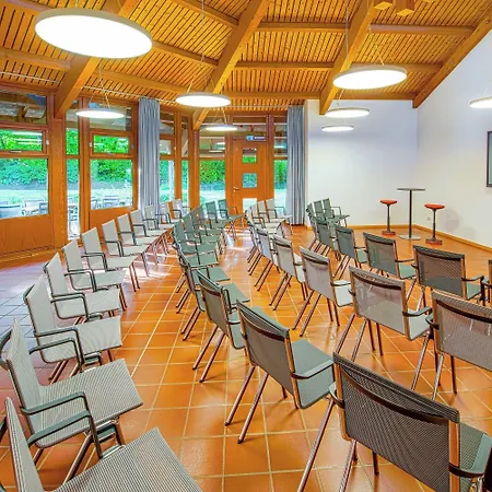 Hohenwart Forum 3*